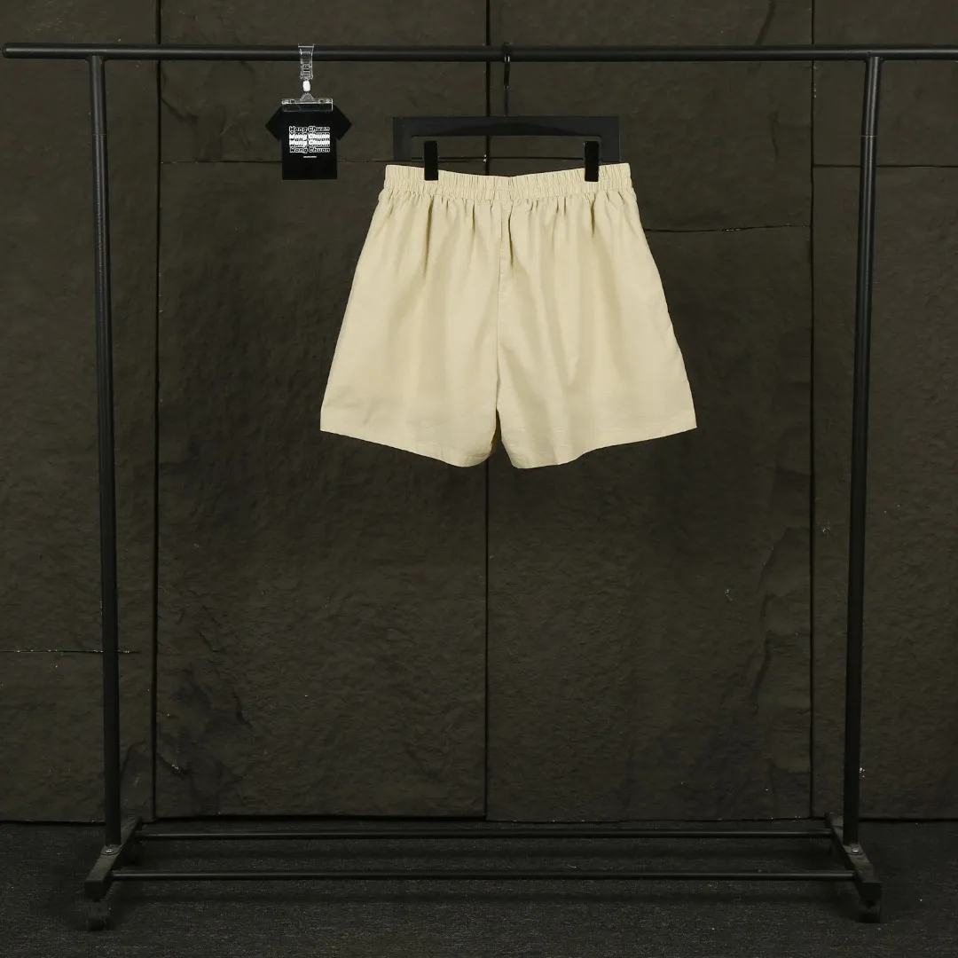 P210 Actual photo [High-end quality] Style number: 25052# Color: Navy blue/off-white/light khaki/ice blue/dark khaki Size: S to Short five-point version, double-layered inside and outside to prevent exposure, double stitching to cover the independent waistband ✅ - Professional washing before the car, the texture of the fabric is tight and soft ✅ - RL/Ralph Lauren linen shorts are simply a summer savior. The linen material allows every pore to breathe freely, say goodbye to sticky heat. Walking on the road, the wind blows, and the heat all over the body is instantly smoothed away. The bamboo texture is natural and unique, simple and pure texture, full of laziness and old money style.